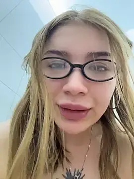 Stripchat Free Live Porn of FlashTitsRoyal