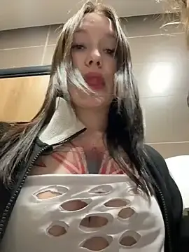 Stripchat Live Sex of FlashTitsRoyal