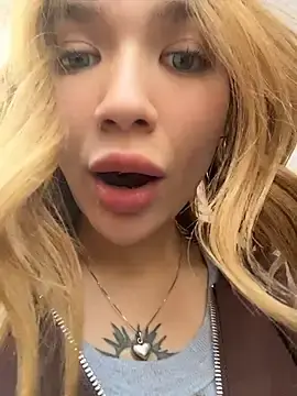 Stripchat Watch Live Sex Cams of FlashTitsRoyal