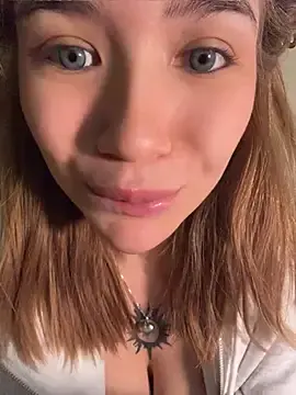 Stripchat Live Sex of FlashTitsRoyal