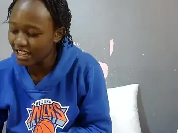 Stripchat Sex Cam of Petite_Ebony10