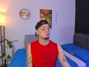 Stripchat Free Live Porn of alejandro_calderon1