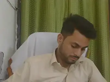 Stripchat Live Sex Cam of Stubborndesiboy