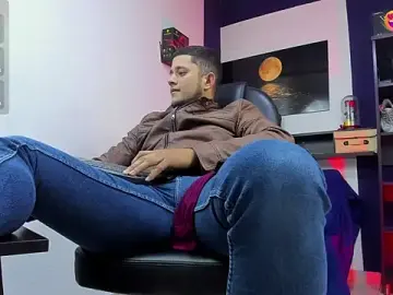 Stripchat Live Sex Cam of Marcos_garcias