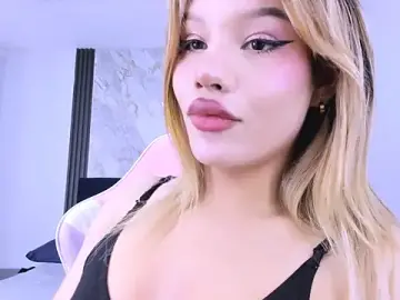 Stripchat Sex Cam of Keendall__