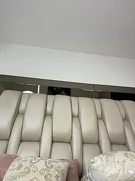 Stripchat Free Porn Cam of ALISSON_FOXXX1