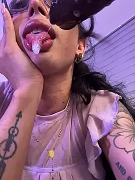 Stripchat Best live sex cam show of Samantha_Bernardo