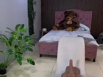 Stripchat Best live sex cam show of camil_milfdream