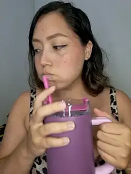 Stripchat Free Porn Cam of Heidy-cute