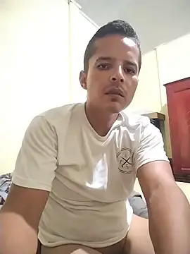 Stripchat Sex Cam of Alvarito_25
