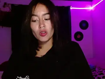 Stripchat Live Sex Cam of ludo_kitty