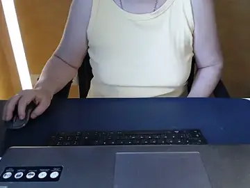 Stripchat Sex Cam of SweetPhoenix76