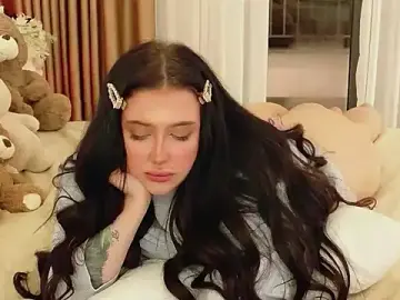 Stripchat Free Porn Cam of UR_MADDY_ONLINE