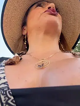 Stripchat Watch Live Sex Cams of angelitasexy81