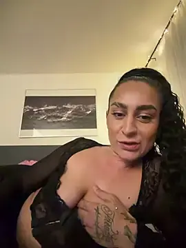 Stripchat Live Sex of CurlyRouge