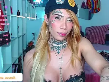 Stripchat Live Sex of caroline_cossei