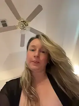 Stripchat Watch Live Sex Cams of Vivian_MayXxX