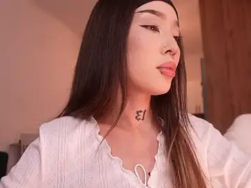 Stripchat Live Sex Cam of sharlin_13