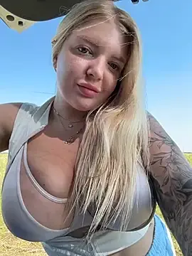 Stripchat Sex Cam of OdriOlsens