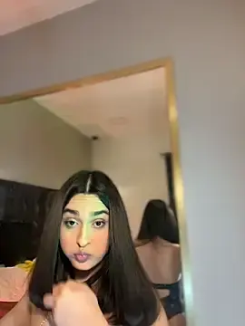 Stripchat Free Porn Cam of MiahWindsor