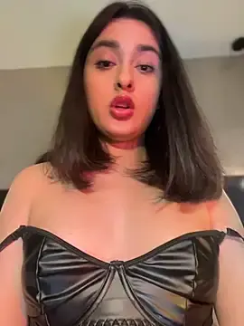 Stripchat Free Live Porn of MiahWindsor