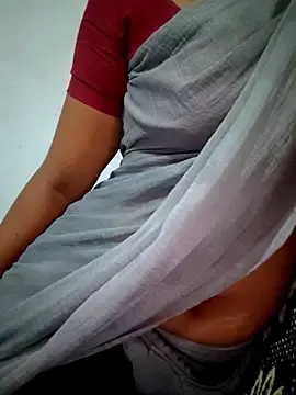 Stripchat Free Live Porn of Tamil_Hot_HoneyBee