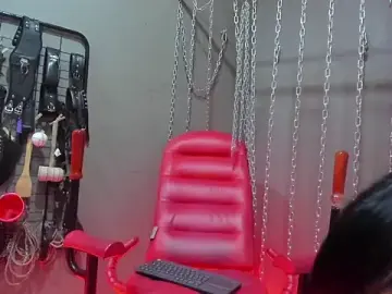Stripchat Sex Cam of ariel_bdsm