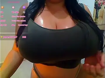 Stripchat Adult Webcams of Bigcocksexyluisa