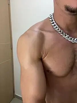 Stripchat Free Porn Cam of lazzon_bastion