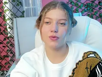 Stripchat Free Live Porn of alaia_greyy