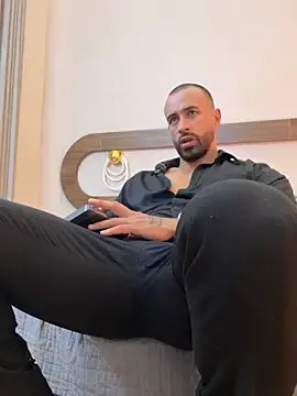 Stripchat Adult Webcams of Mateo_Ospina_