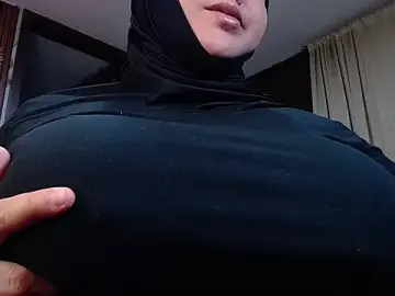 Stripchat Best live sex cam show of sweetmuslim01