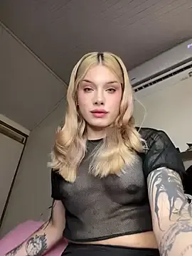 Stripchat Free Porn Cam of devlin_nurmi