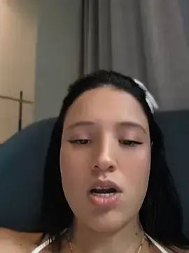 Stripchat Watch Live Sex Cams of LorenRosse
