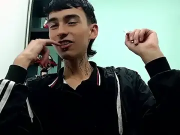 Stripchat Live Porn of ttimy_x_boy