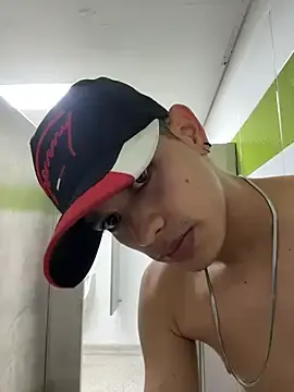 Stripchat Watch Live Sex Cams of HarryGaze