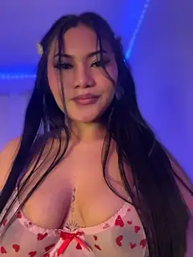 Stripchat Adult Webcam of MaddyRuiz