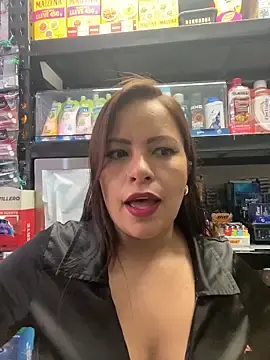 Stripchat Live Porn of MIA_ROSSEEE