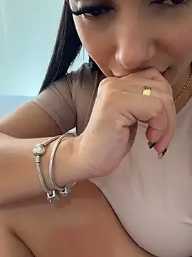 Stripchat Sex Cam of emma_andrew1