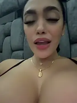 Stripchat Best live sex cam show of emma_andrew1