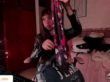 Stripchat Free Porn Cam of Scarlett__Cooper__1