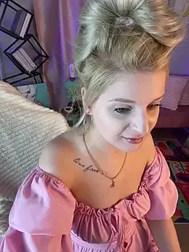 Stripchat Free Porn Cam of Hot_blondie