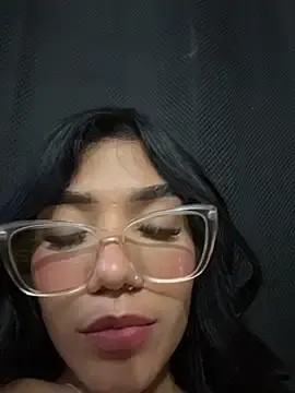 Stripchat Adult Webcams of ElaRose_12