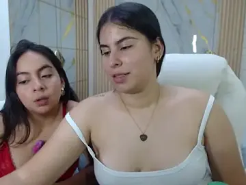 Stripchat Sex Cam of black_panther_8