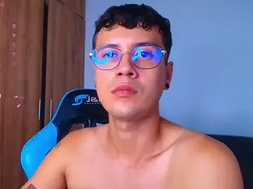 Stripchat Nude Webcam of LeaneSeb