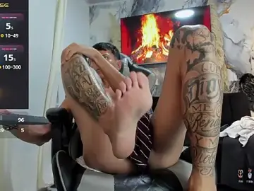Stripchat Sex Cam of andy_dwels777