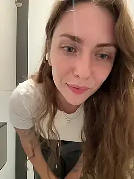 Stripchat Free Live Porn of MariiD