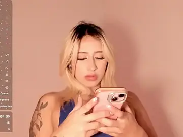 Stripchat Sex Chat of Ashleyroys_111