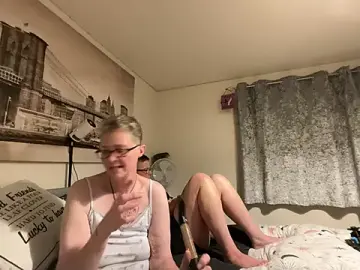 Stripchat Watch Live Sex Cams of Curvy-Jinx