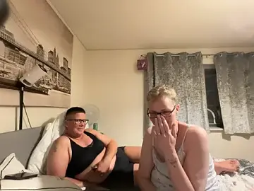 Stripchat Sex Cam of Curvy-Jinx